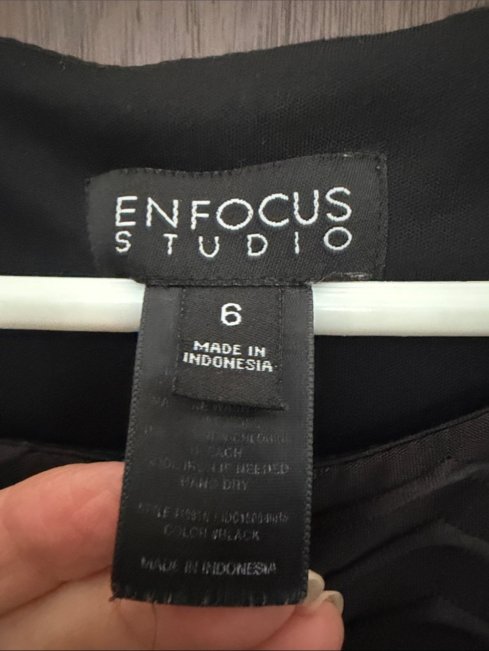 Enfocus Studio Black Sleeveless Chevron-Texture Midi Dress - Picture 2 of 4